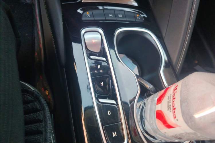 Used Buick Envision 2023 Encore Plus 652T Five-Seat Luxury Model Gear Lever