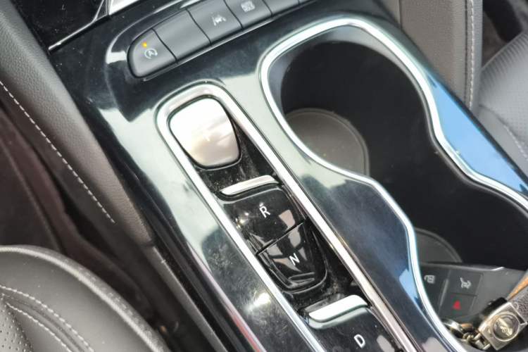 Used Buick Envision 2023 Encore Plus 652T Five-Seat Luxury Model Gear Lever