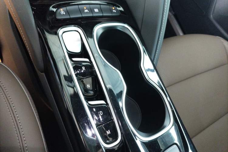 Used Buick Envision 2023 Encore Plus 652T Five-Seat Luxury Model Gear Lever