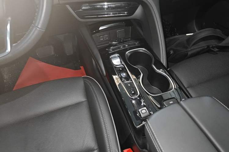 Used Buick Envision 2023 Encore Plus 652T Five-Seat Luxury Model Gear Lever