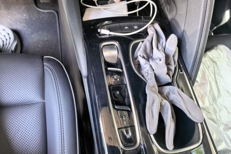 Used Buick Envision 2023 Encore S 652T Two-Wheel-Drive Luxury Model Gear Lever