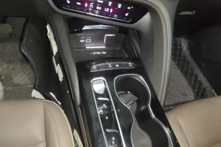 Used Buick Envision 2023 Encore Plus 652T Five-Seat Luxury Model Gear Lever