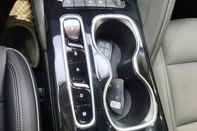 Used Buick Envision 2023 Encore Plus 652T Five-Seat Luxury Model Gear Lever
