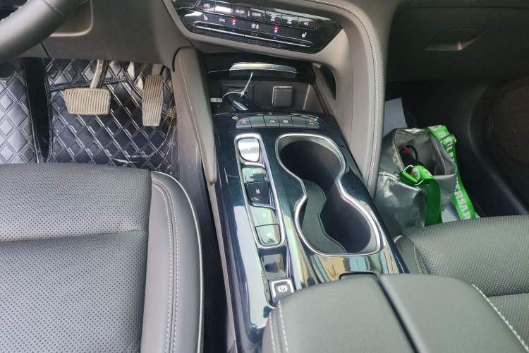 Used Buick Envision 2023 Encore Plus 652T Five-Seat Luxury Model Gear Lever