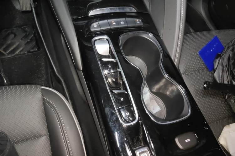 Used Buick Envision 2023 Encore Plus 652T Five-Seat Luxury Model Gear Lever