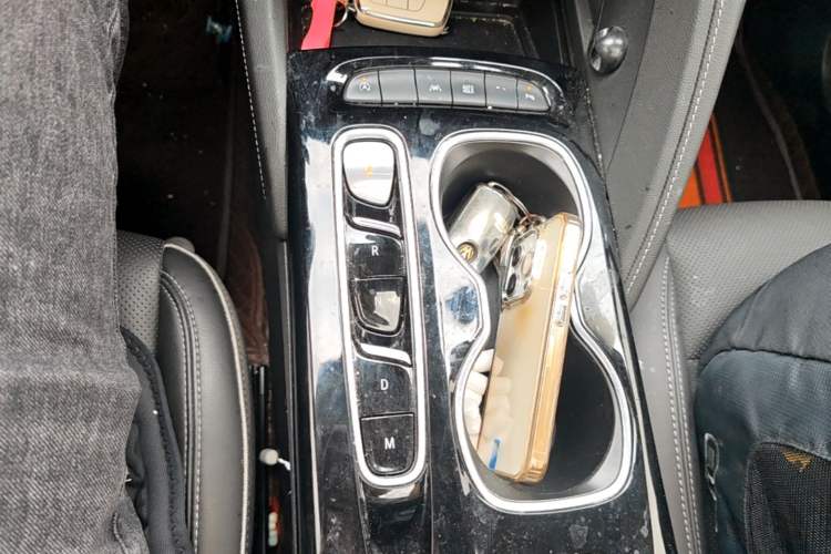 Used Buick Envision 2023 Encore Plus 652T Five-Seat Luxury Model Gear Lever