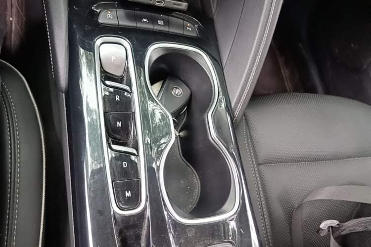 Used Buick Envision 2023 Encore Plus 652T Five-Seat Luxury Model Gear Lever