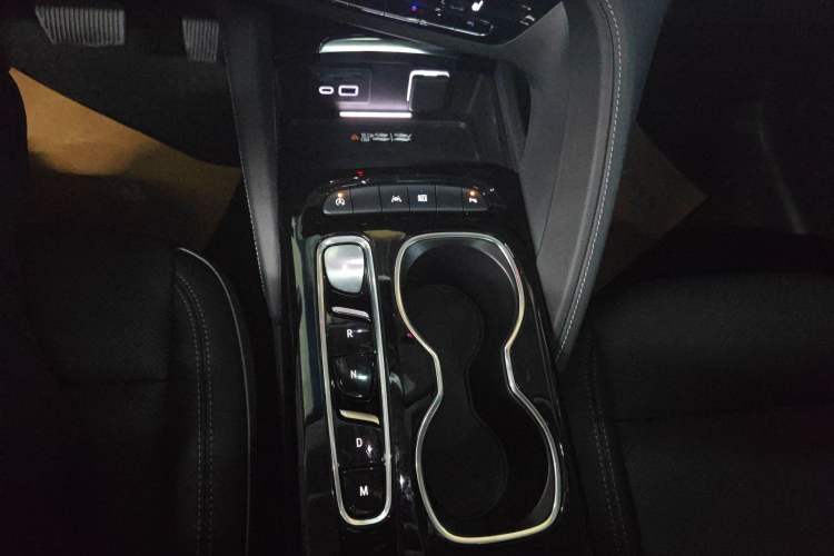 Used Buick Envision 2023 Encore Plus 652T Five-Seat Luxury Model Gear Lever