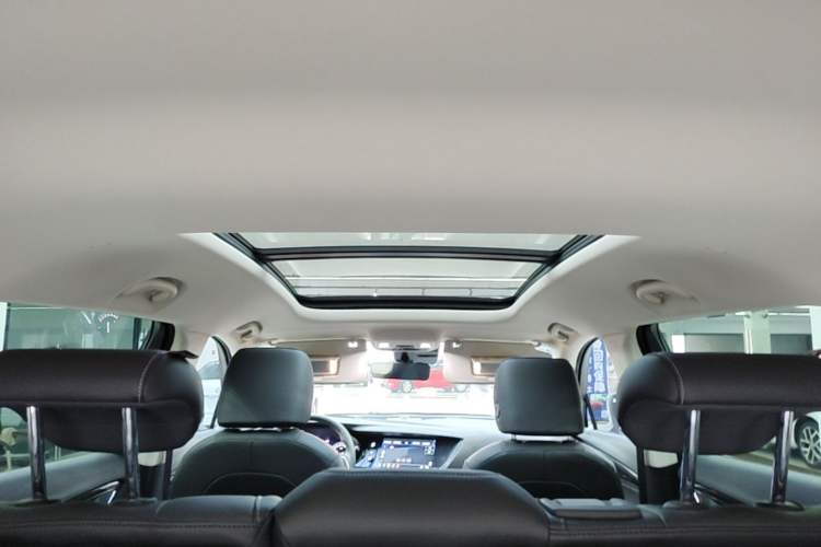 Used Buick Envision 2023 Encore Plus 652T Five-Seat All-Wheel-Drive Luxury Model Headliner