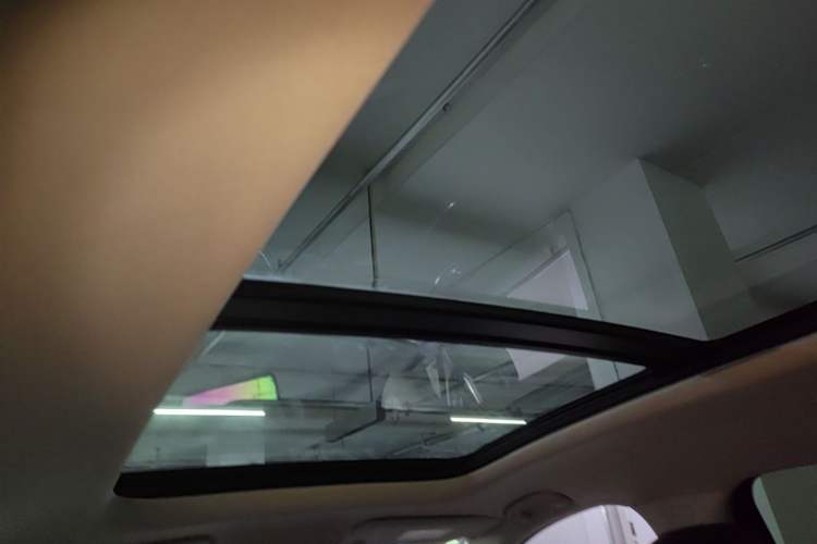 Used Buick Envision 2023 Encore Plus 652T Five-Seat All-Wheel-Drive Luxury Model Headliner