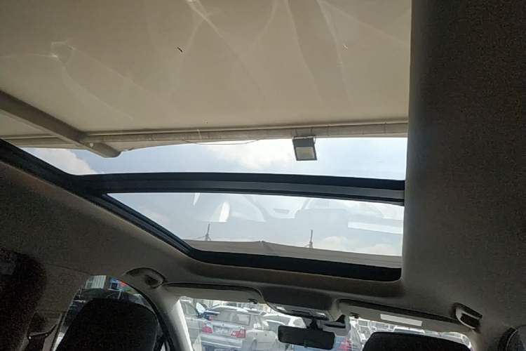 Used Buick Envision 2023 Encore Plus 652T Five-Seat Luxury Model Headliner