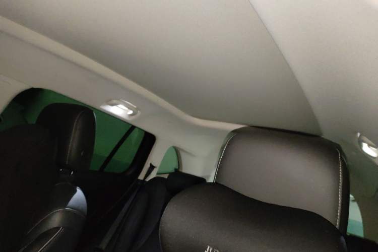 Used Buick Envision 2023 Encore Plus 652T Five-Seat Luxury Model Headliner