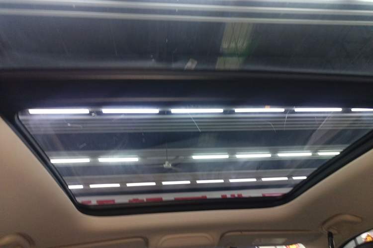 Used Buick Envision 2023 Encore Plus 652T Five-Seat Luxury Model Headliner