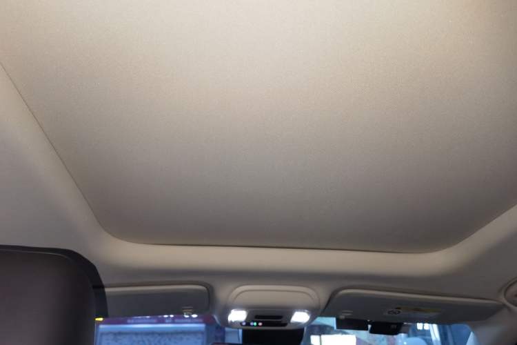 Used Buick Envision 2023 Encore Plus 652T Five-Seat Luxury Model Headliner