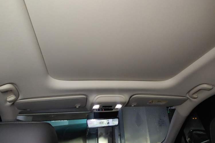 Used Buick Envision 2023 Encore Plus 652T Five-Seat Luxury Model Headliner