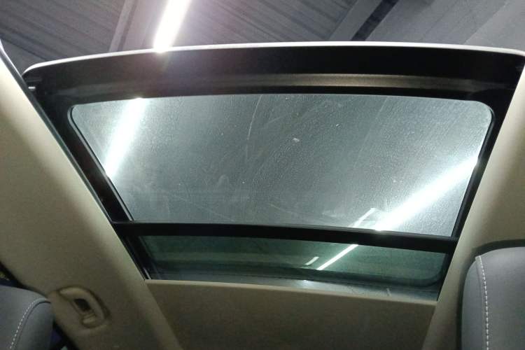 Used Buick Envision 2023 Encore S 552T Two-Wheel Drive Luxury Model Headliner