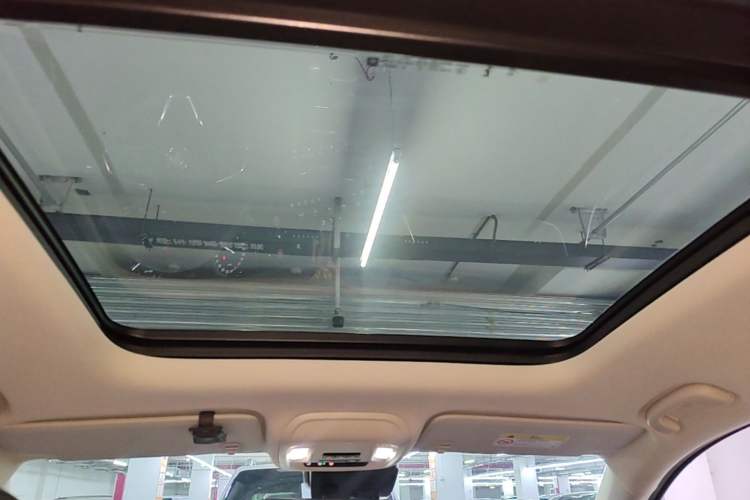 Used Buick Envision 2023 Encore Plus 652T Five-Seat Luxury Model Headliner