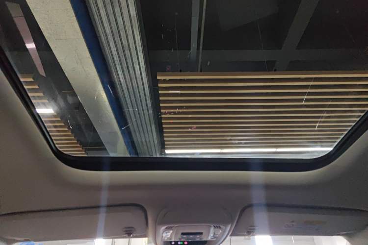 Used Buick Envision 2023 Encore Plus 652T Five-Seat Luxury Model Headliner