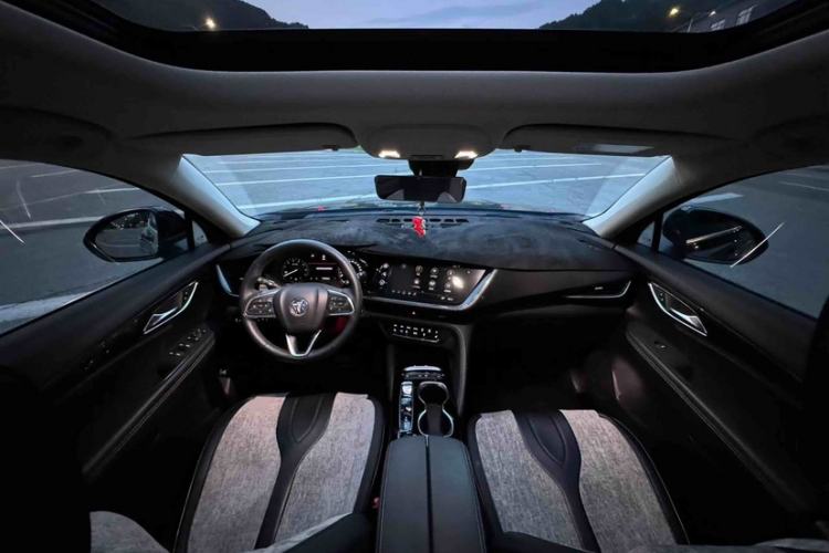 Used Buick Envision 2023 Encore Plus 652T Five-Seat Luxury Model Interior 1