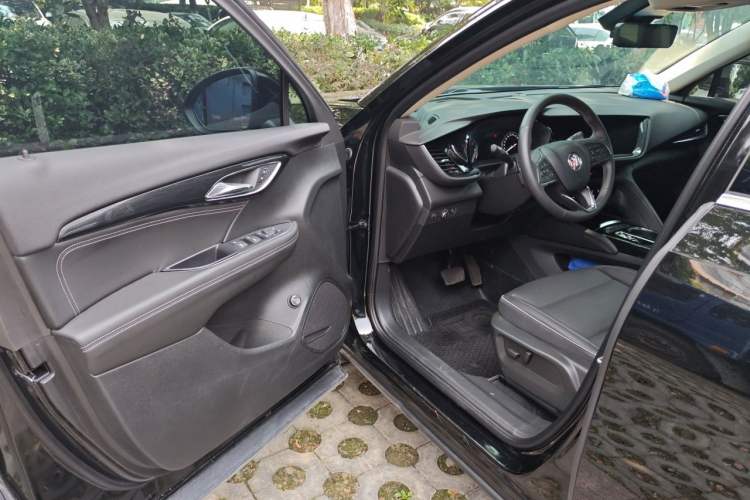 Used Buick Envision 2023 Encore Plus 652T Five-Seat Luxury Model Interior 3