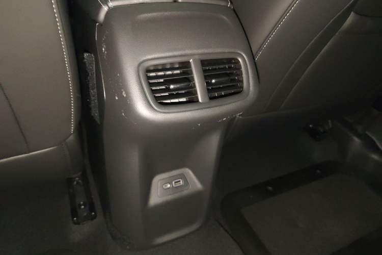 Used Buick Envision 2023 Encore Plus 652T Five-Seat Luxury Model Interior 3