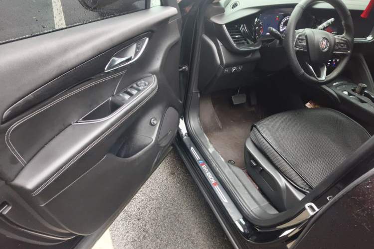 Used Buick Envision 2023 Encore S 552T Two-Wheel Drive Luxury Model Interior 3