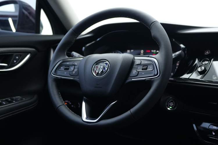 Used Buick Envision 2023 Encore Plus 652T Five-Seat All-Wheel-Drive Luxury Model Interior 5