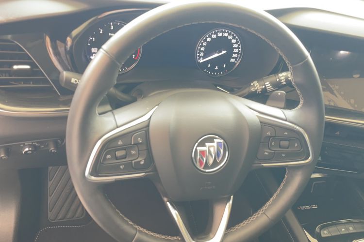 Used Buick Envision 2023 Encore Plus 652T Five-Seat Luxury Model Interior 5