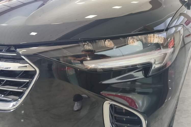 Used Buick Envision 2023 Encore S 552T Two-Wheel Drive Luxury Model Left Front Headlight