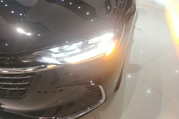 Used Buick Envision 2023 Encore Plus 652T Five-Seat Luxury Model Left Front Headlight