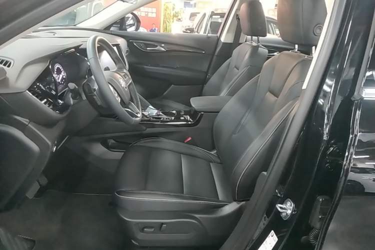 Used Buick Envision 2023 Encore Plus 652T Five-Seat All-Wheel-Drive Luxury Model Left Front Seat