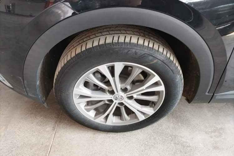 Used Buick Envision 2023 Encore Plus 652T Five-Seat Luxury Model Left Front Wheel Hub