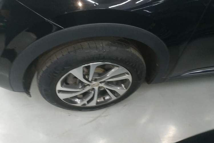 Used Buick Envision 2023 Encore S 552T Two-Wheel Drive Luxury Model Left Front Wheel Hub