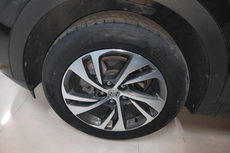 Used Buick Envision 2023 Encore S 552T Two-Wheel Drive Luxury Model Left Front Wheel Hub
