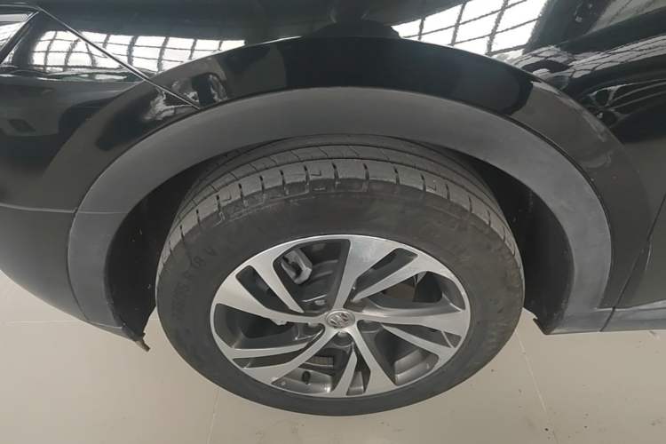 Used Buick Envision 2023 Encore S 552T Two-Wheel Drive Luxury Model Left Front Wheel Hub