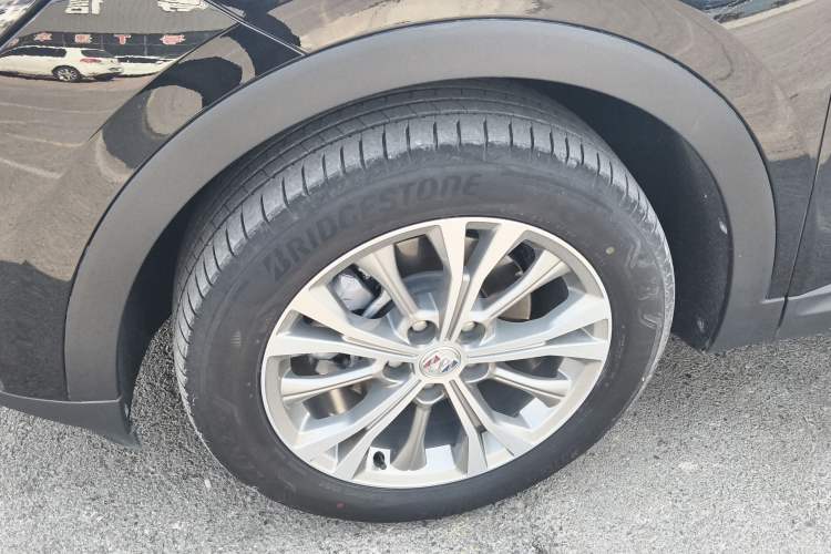 Used Buick Envision 2023 Encore Plus 652T Five-Seat Luxury Model Left Front Wheel Hub