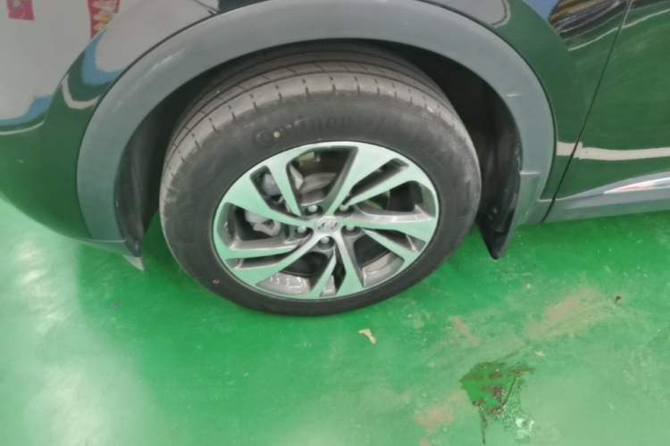 Used Buick Envision 2023 Encore S 652T Two-Wheel-Drive Luxury Model Left Front Wheel Hub