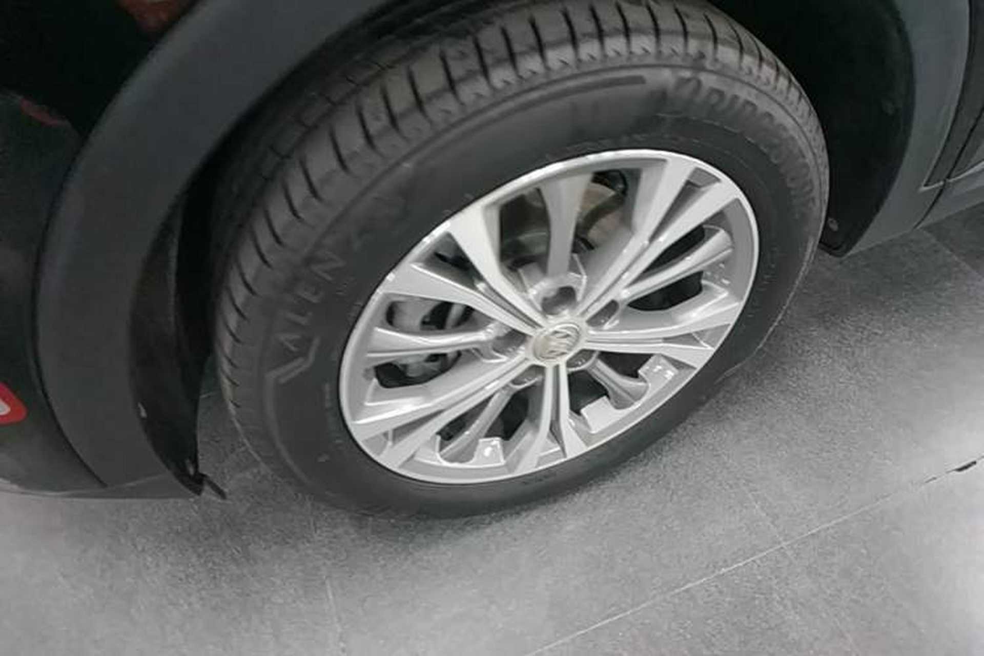 Used Buick Envision 2023 Encore Plus 652T Five-Seat All-Wheel-Drive Luxury Model Left Front Wheel Hub