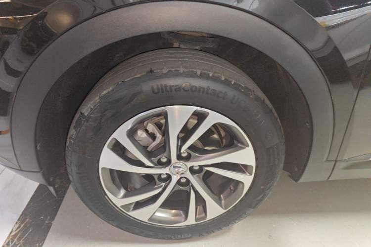 Used Buick Envision 2023 Encore S 552T Two-Wheel Drive Luxury Model Left Front Wheel Hub