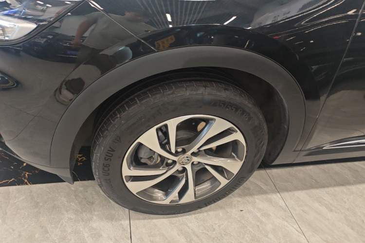 Used Buick Envision 2023 Encore S 552T Two-Wheel Drive Luxury Model Left Front Wheel Hub