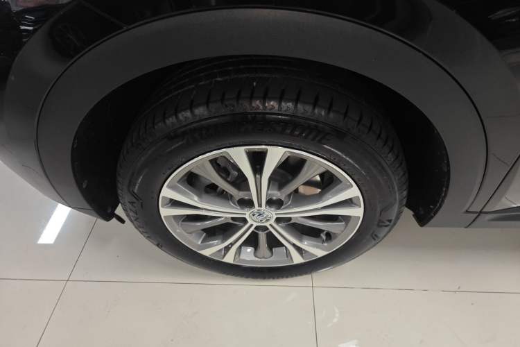 Used Buick Envision 2023 Encore Plus 652T Five-Seat Luxury Model Left Front Wheel Hub
