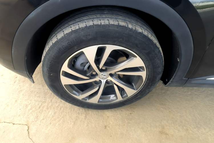 Used Buick Envision 2023 Encore S 552T Two-Wheel Drive Luxury Model Left Front Wheel Hub