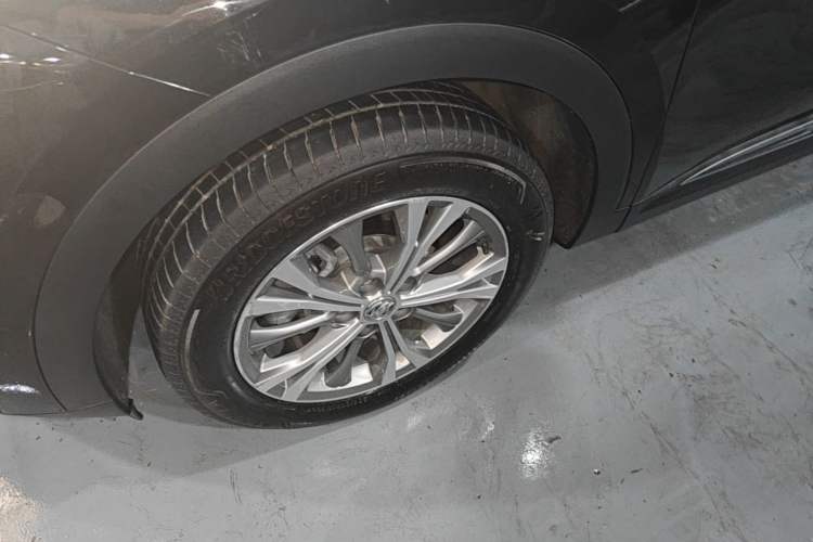 Used Buick Envision 2023 Encore Plus 652T Five-Seat Luxury Model Left Front Wheel Hub