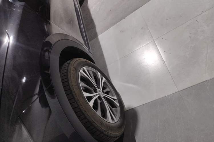 Used Buick Envision 2023 Encore Plus 652T Five-Seat Luxury Model Left Front Wheel Hub