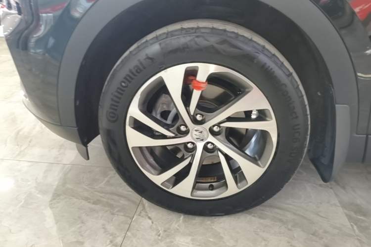 Used Buick Envision 2023 Encore S 552T Two-Wheel Drive Luxury Model Left Front Wheel Hub