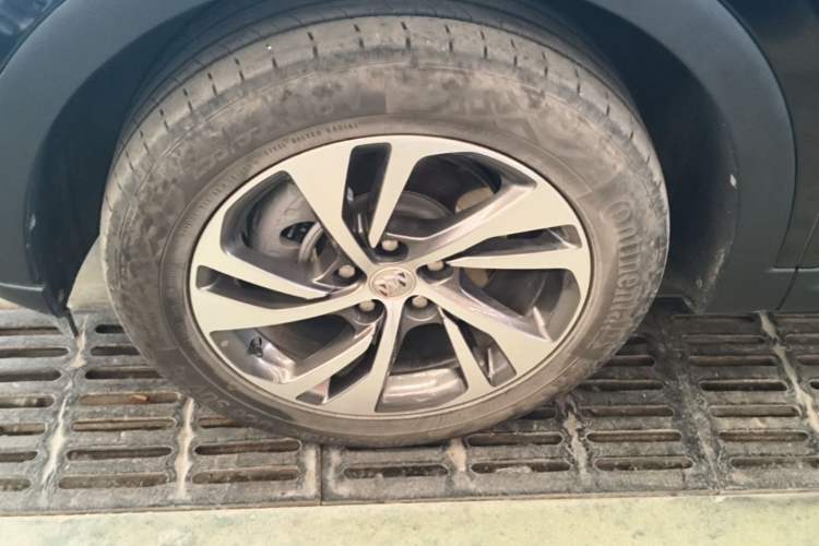 Used Buick Envision 2023 Encore S 552T Two-Wheel Drive Luxury Model Left Front Wheel Hub