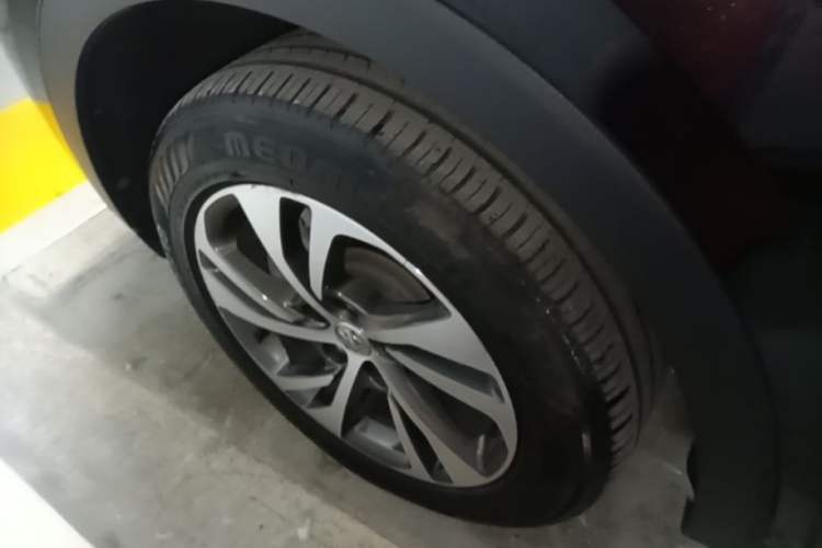 Used Buick Envision 2023 Encore S 552T Two-Wheel Drive Luxury Model Left Front Wheel Hub