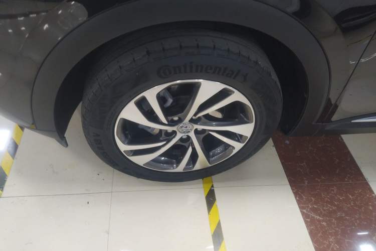 Used Buick Envision 2023 Encore S 552T Two-Wheel Drive Luxury Model Left Front Wheel Hub