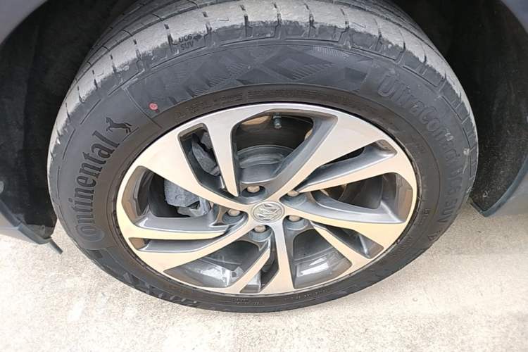 Used Buick Envision 2023 Encore S 552T Two-Wheel Drive Luxury Model Left Front Wheel Hub