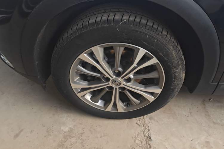 Used Buick Envision 2023 Encore Plus 652T Five-Seat Luxury Model Left Front Wheel Hub